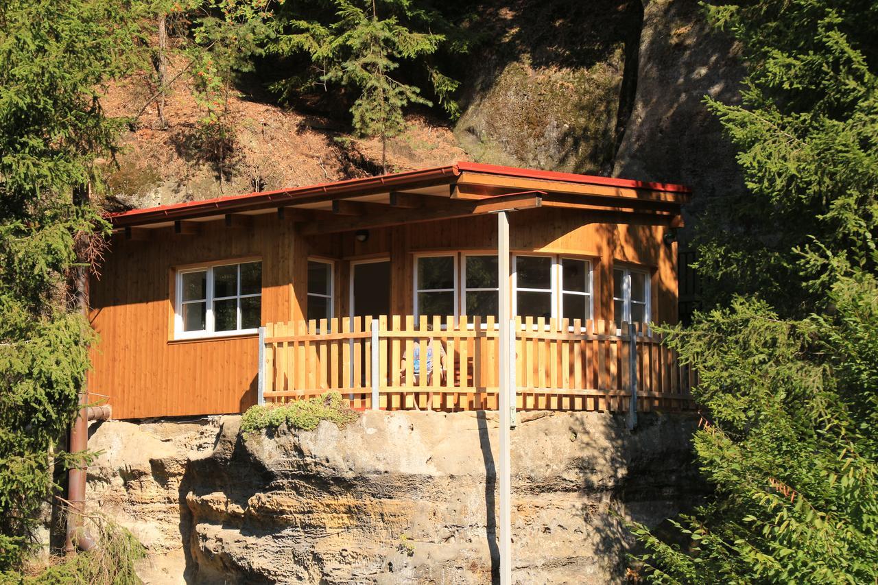 Malbenka - Chata Na Skale Pod Hradem Kokorin Exteriör bild