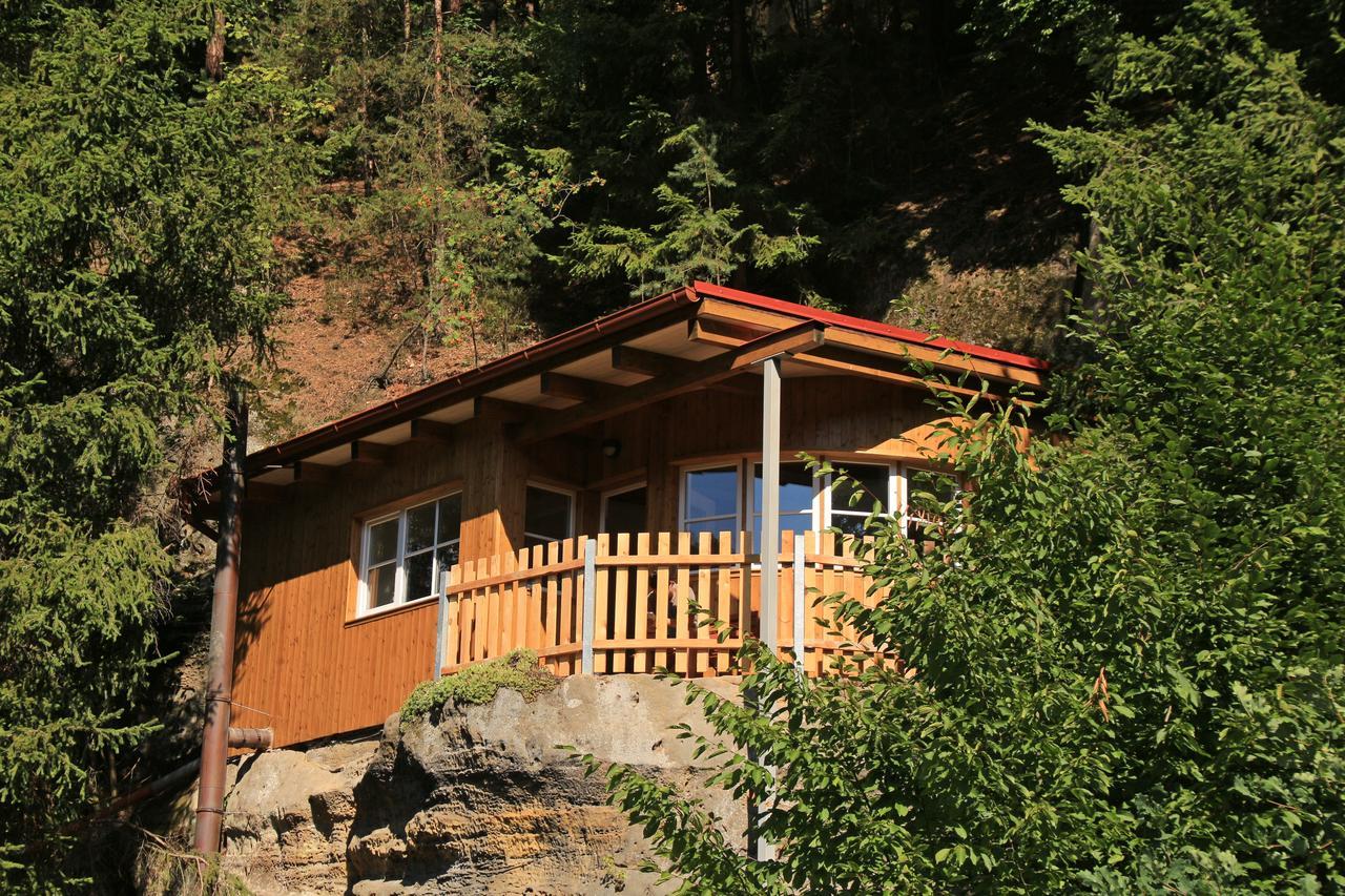 Malbenka - Chata Na Skale Pod Hradem Kokorin Exteriör bild